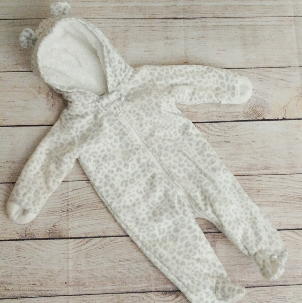 Carter's 0-3 snow bunting suit